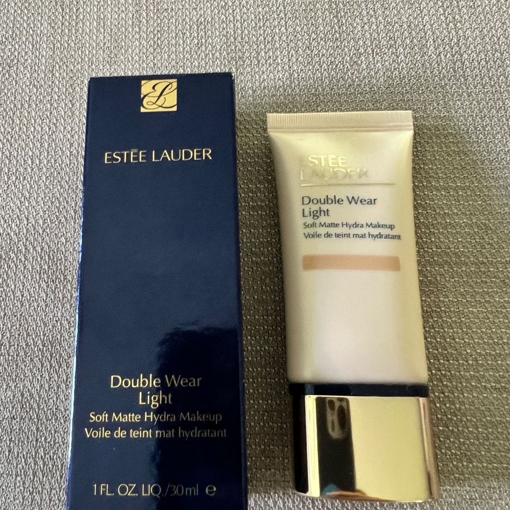 Estée LauderDouble Wear Light Soft Matte Hydra Foundation 1 oz/30 ml Fawn 3W1.5 - Picture 3 of 4